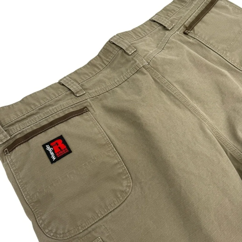 WRANGLER 50 Riggs Workwear Cargo Shorts Brown Ripstop Utility Carpenter Rugged